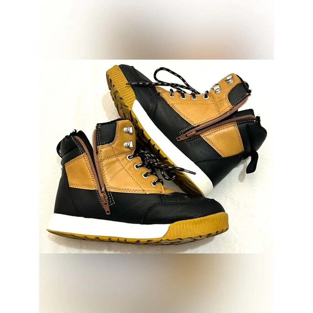 Wonder Nation Boys Kids Tan and Black Skid Water Resistant Ankle Duck Boots 3